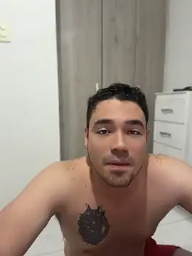 Snapshot of Valentino_ruiz chatting on 07-25-26, 04:54 Valentino ruiz online show from 07-25-26, 04:54