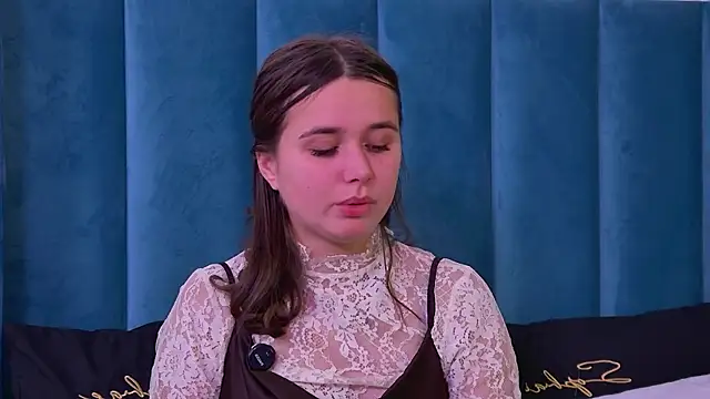 Snapshot of JulietteHembers chatting on 07-17-26, 02:40 JulietteHembers online show from 07-17-26, 02:40