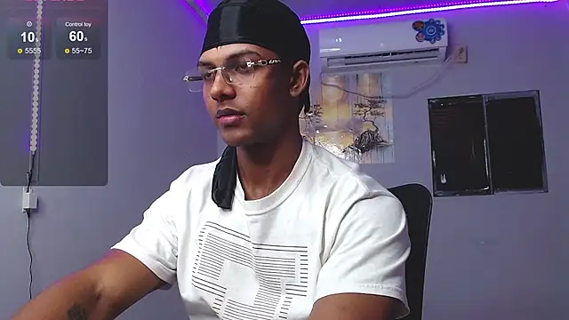 Snapshot of Jordan_z_ chatting on 07-14-26, 02:01 Jordan z online show from 07-14-26, 02:01