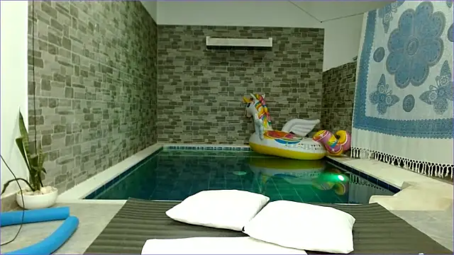 katiasupreme1 online show from 02-10-25, 12:19