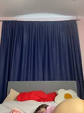 Snapshot of Riley_flower_ chatting on 07-18-26, 07:01 Riley flower online show from 07-18-26, 07:01
