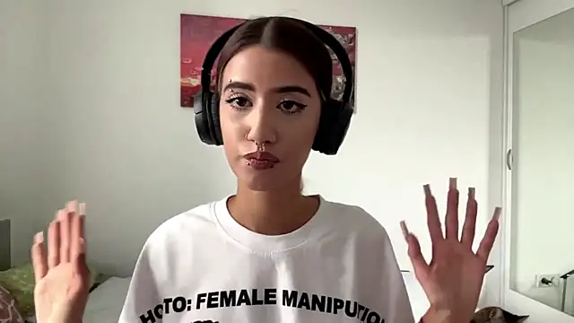 JuliaPierce online show from 07-13-26, 12:30