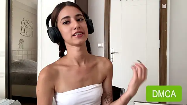 JuliaPierce online show from 07-24-26, 12:36