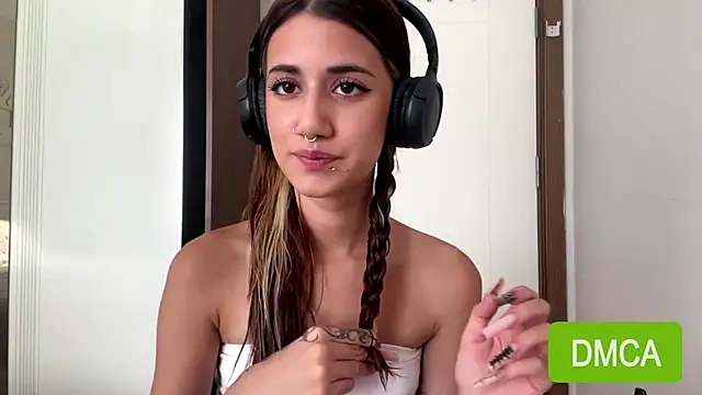 JuliaPierce online show from 07-25-26, 02:14