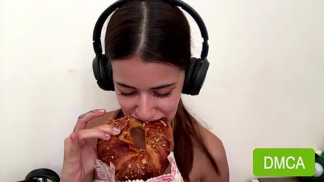 JuliaPierce online show from 07-30-26, 01:21