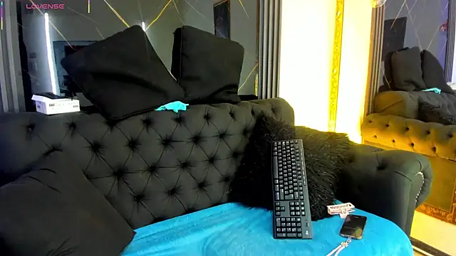 Nanda Mendoza online show from 07-15-26, 01:27
