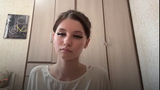 Snapshot of LunarVelvet chatting on 07-20-26, 10:39 LunarVelvet online show from 07-20-26, 10:39