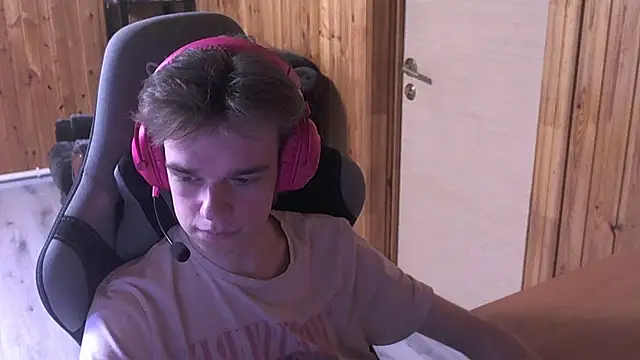 Snapshot of Harry_gray_ chatting on 07-20-26, 08:39 Harry gray online show from 07-20-26, 08:39