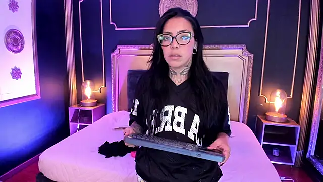 Gahia Thompson online show from 07-29-26, 11:30