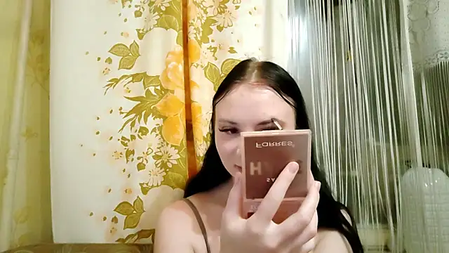 SARACUTIELOL online show from 07-18-26, 06:23