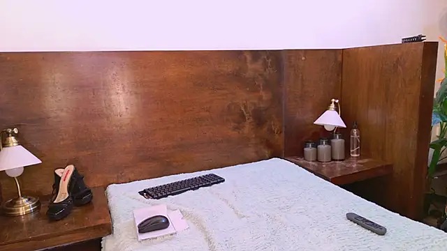 Snapshot of abril_collinz chatting on 07-19-26, 01:15 abril collinz online show from 07-19-26, 01:15