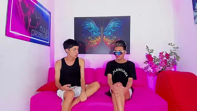Snapshot of Latin_twink_lyam1 chatting on 07-25-26, 02:03 Latin twink lyam1 online show from 07-25-26, 02:03