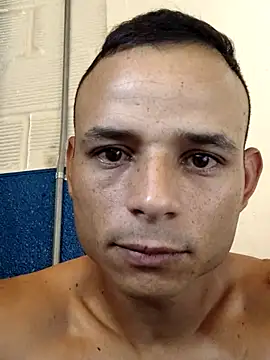 davidflz95 online show from 07-13-26, 06:33