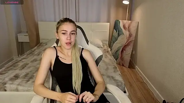 ChloexBarbie online show from 07-23-26, 01:58