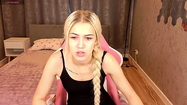 ChloexBarbie online show from 07-24-26, 12:52