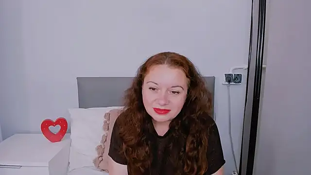 Snapshot of ElisabethLovee chatting on 07-08-26, 02:21 ElisabethLovee online show from 07-08-26, 02:21