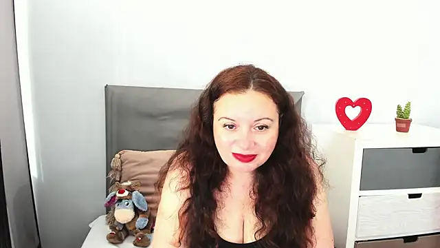 Snapshot of ElisabethLovee chatting on 07-13-26, 02:31 ElisabethLovee online show from 07-13-26, 02:31