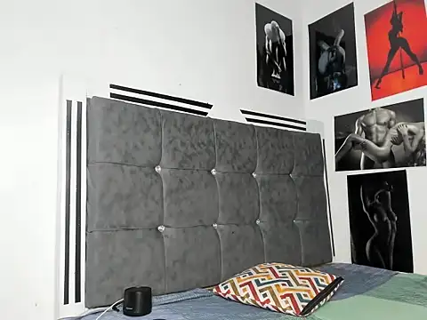 Snapshot of Qutekiller chatting on 07-21-26, 02:36 Qutekiller online show from 07-21-26, 02:36