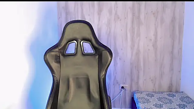 Snapshot of JeifMoon_ chatting on 07-20-26, 01:02 JeifMoon online show from 07-20-26, 01:02
