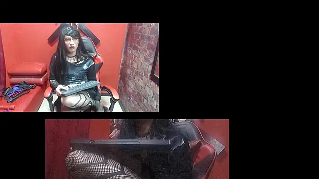 Snapshot of wendolin_2 chatting on 07-18-26, 03:44 wendolin 2 online show from 07-18-26, 03:44