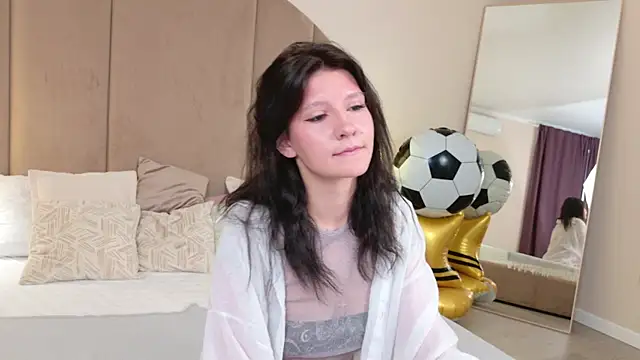 Snapshot of PollyMoss chatting on 07-19-26, 05:22 PollyMoss online show from 07-19-26, 05:22