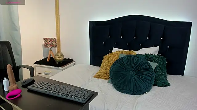Cleo Rousee  online show from 07-12-26, 03:30