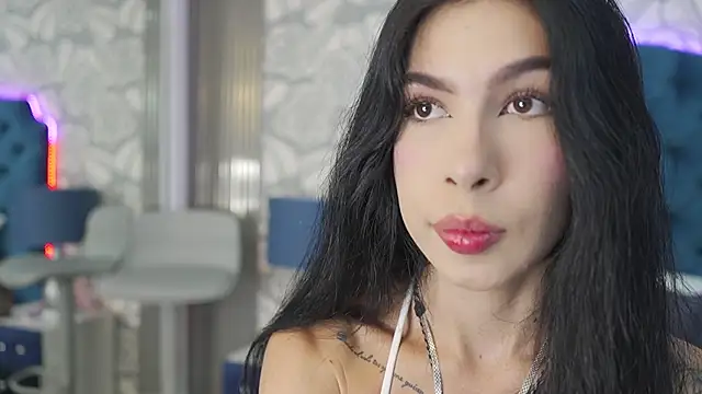 Snapshot of RoxyReinn chatting on 07-29-26, 08:07 RoxyReinn online show from 07-29-26, 08:07