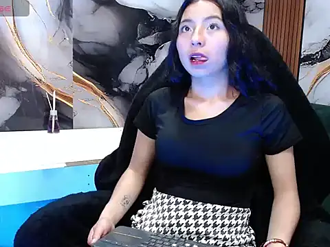 little cute31 online show from 07-10-26, 06:10