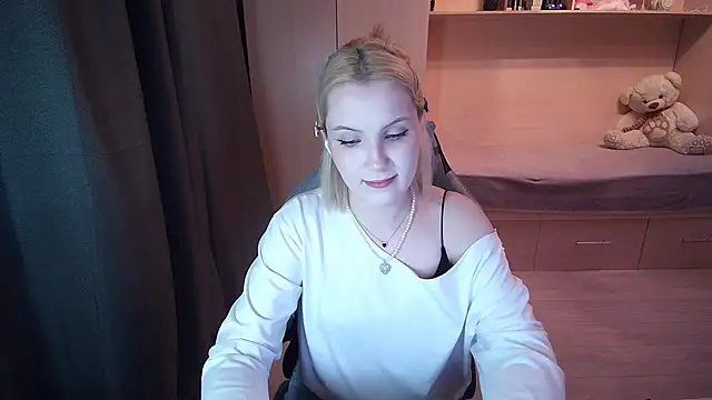 Snapshot of ElsyGven chatting on 07-21-26, 03:03 ElsyGven online show from 07-21-26, 03:03