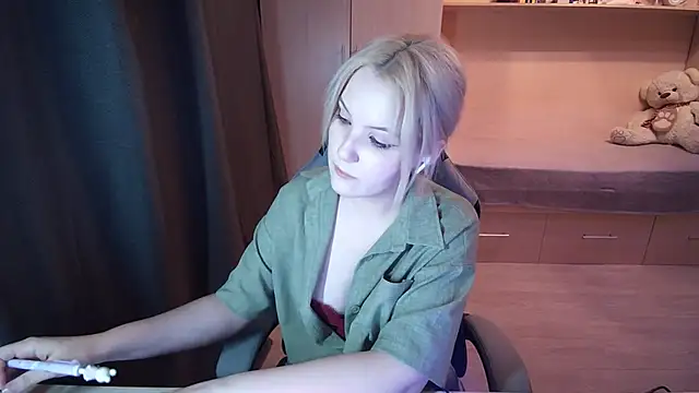 Snapshot of ElsyGven chatting on 07-22-26, 03:04 ElsyGven online show from 07-22-26, 03:04