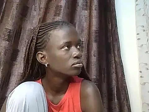 Snapshot of Queanah chatting on 07-20-26, 10:18 Queanah online show from 07-20-26, 10:18