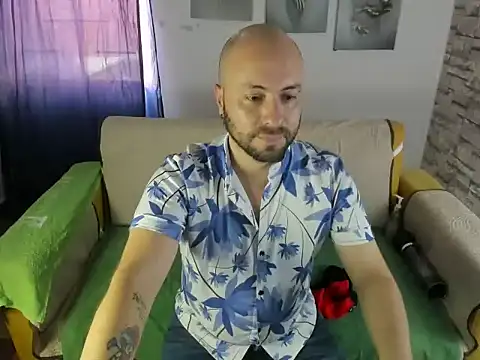 Snapshot of mike_lovers_ chatting on 07-16-26, 07:31 mike lovers online show from 07-16-26, 07:31