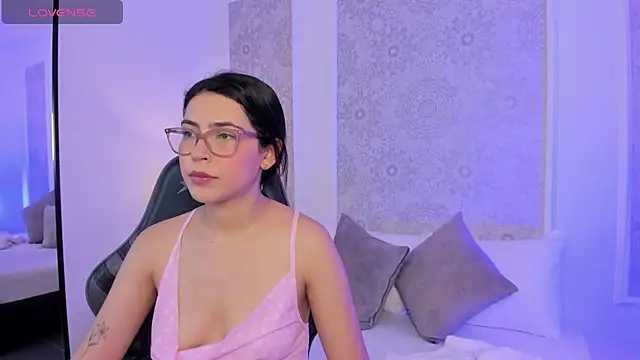 amber piercee online show from 07-28-26, 07:15