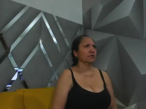 Snapshot of Charlotte_Moon1 chatting on 07-25-26, 02:53 Charlotte Moon1 online show from 07-25-26, 02:53