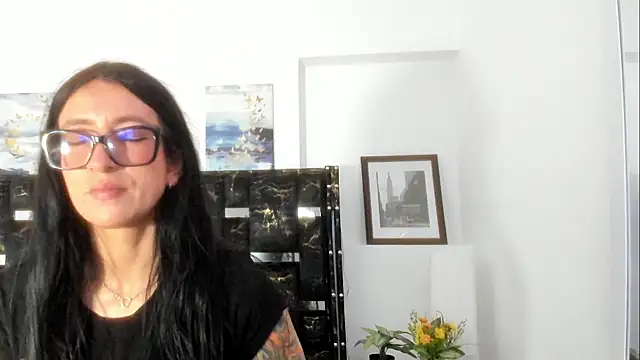 ZarayFeet  online show from 07-18-26, 06:56