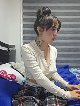 Snapshot of little_siin_ chatting on 07-23-26, 08:12 little siin online show from 07-23-26, 08:12
