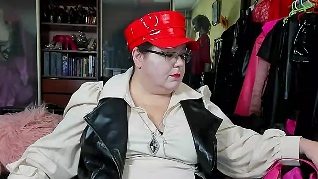 Snapshot of KaryQueen chatting on 02-27-25, 04:10 KaryQueen online show from 02-27-25, 04:10