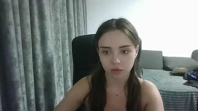 EmilliaMils online show from 07-21-26, 08:33