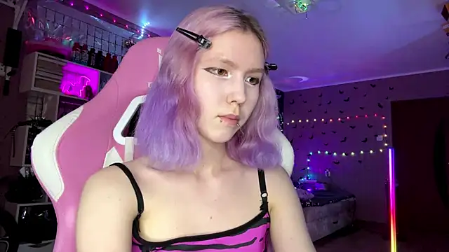lonely bunny online show from 07-20-26, 02:52