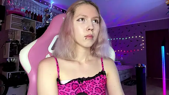 lonely bunny online show from 07-26-26, 03:30