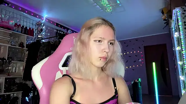 lonely bunny online show from 07-30-26, 03:22