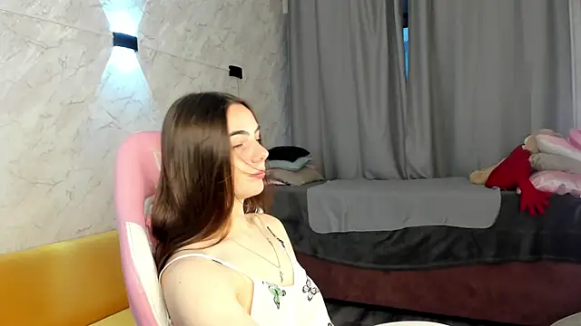 Snapshot of Vivienne_thea chatting on 07-26-26, 09:05 Vivienne thea online show from 07-26-26, 09:05