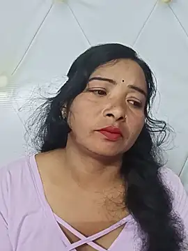 Snapshot of queen_1211 chatting on 07-28-26, 07:37 queen 1211 online show from 07-28-26, 07:37