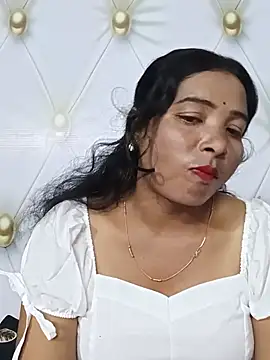 Snapshot of queen_1211 chatting on 07-28-26, 04:39 queen 1211 online show from 07-28-26, 04:39