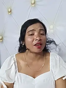 Snapshot of queen_1211 chatting on 07-28-26, 06:20 queen 1211 online show from 07-28-26, 06:20