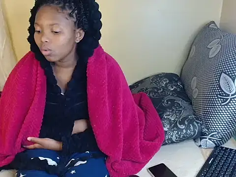 Snapshot of Honey_Glow_ chatting on 07-24-26, 01:03 Honey Glow online show from 07-24-26, 01:03
