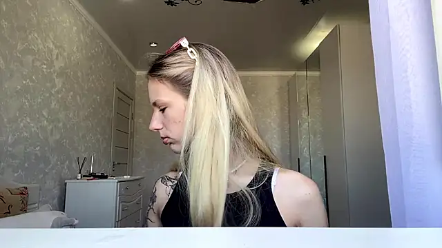 SashaSunnyShy online show from 07-11-26, 06:05