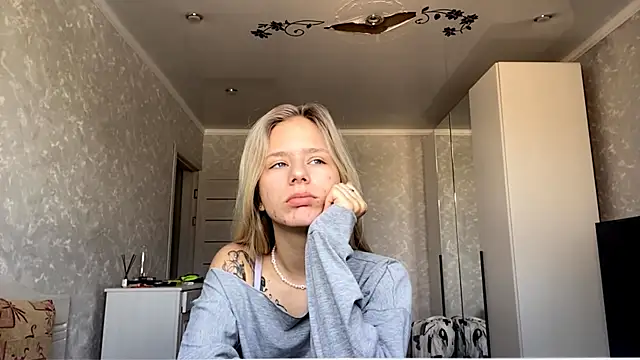 SashaSunnyShy online show from 07-14-26, 06:51
