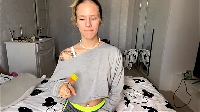 SashaSunnyShy online show from 07-15-26, 06:07