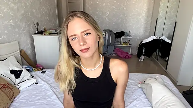 SashaSunnyShy online show from 07-22-26, 06:05